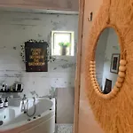 Hostel The Ozorian & Glamping