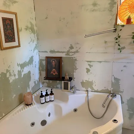 The Ozorian & Glamping ホステル *