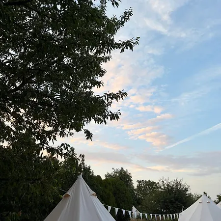 The Ozorian & Glamping * Ozora